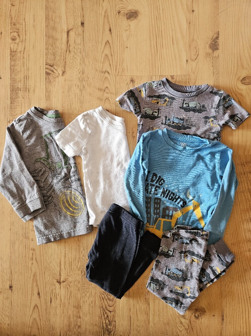 Lot Of Toddler Boy Clothing - Picture 1 of 7